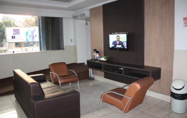 Hotel Express - Leva E Busca No Aeroporto Gratis 24 Horas Várzea Grande Exteriör bild